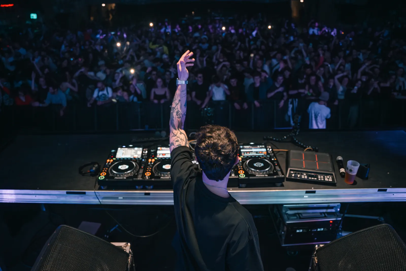 SUBSHIFT performing to the crowd at Glaz Arena